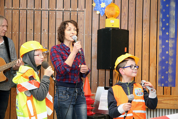 Foto der Schülerband während der Schulfeier