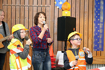 Foto der Schülerband während der Schulfeier